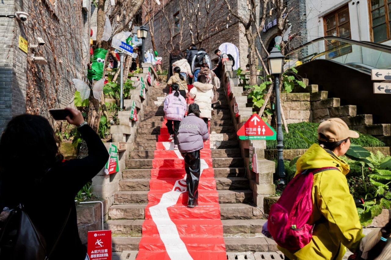 广告人干货库 石头科技:马年不马马马马马了,先跨了再说!-广告人干货库