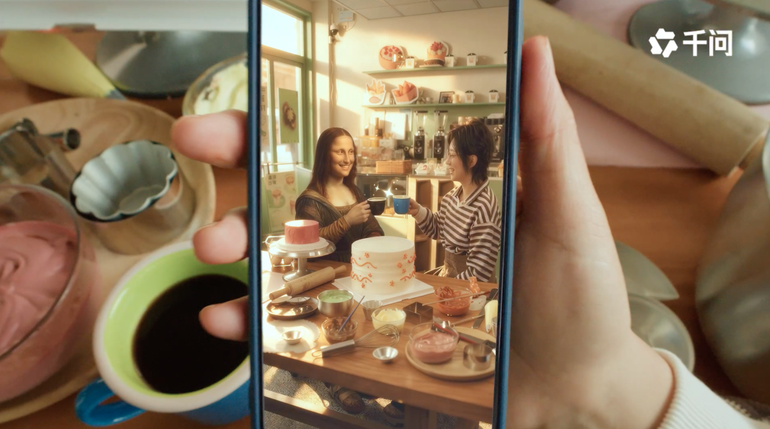 广告人干货库 千问:杯子碰响了,新年的快乐也就跟着碰出来了-广告人干货库