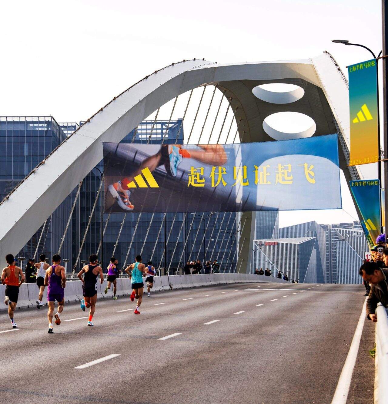 上海半马阿迪文案海报-广告人干货库