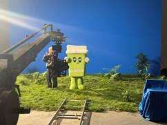 奈雪《瘦瘦小绿瓶》如何一次拿下？｜片场挑战全记录-广告人干货库