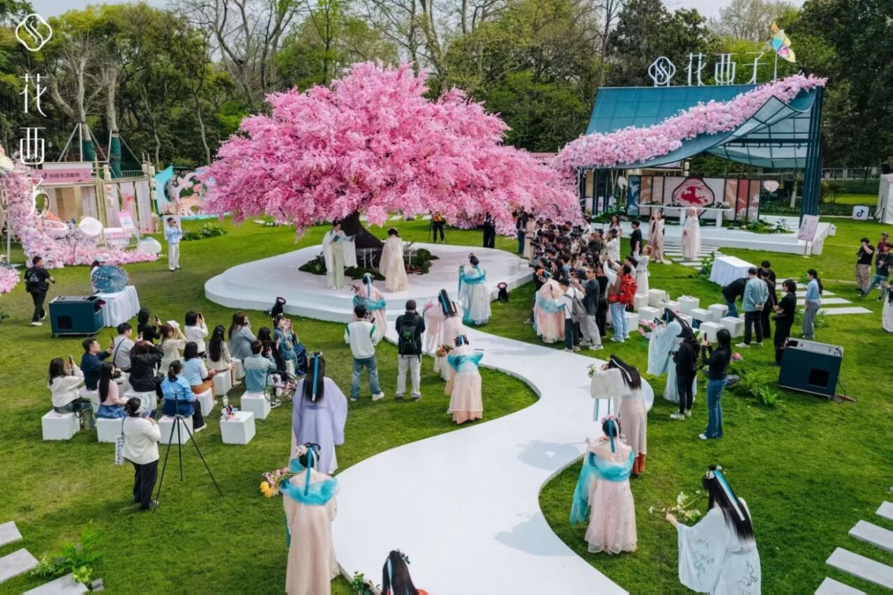 花西子耍花朝：一个东方品牌的文化理想-广告人干货库