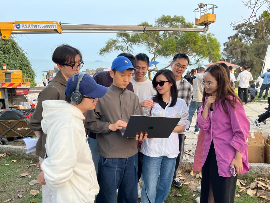 有些人年轻得也太…露骨了吧！-广告人干货库