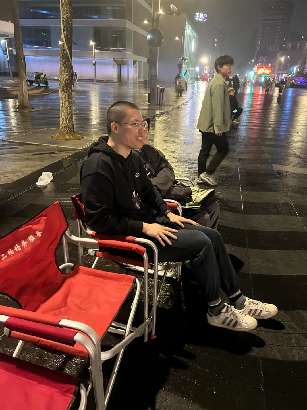 我们为《双城之战2》火上又浇了点热油-广告人干货库