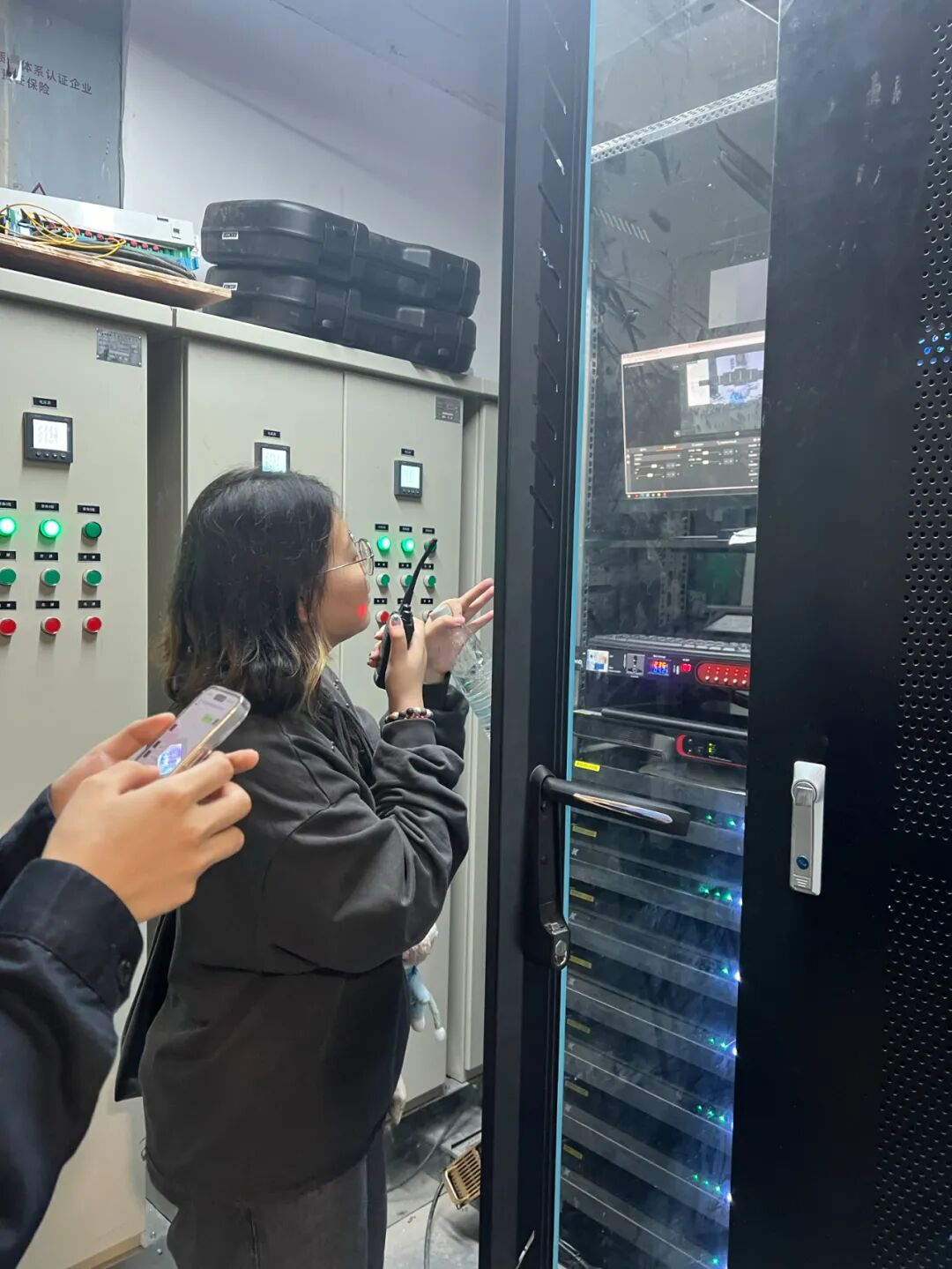 我们为《双城之战2》火上又浇了点热油-广告人干货库