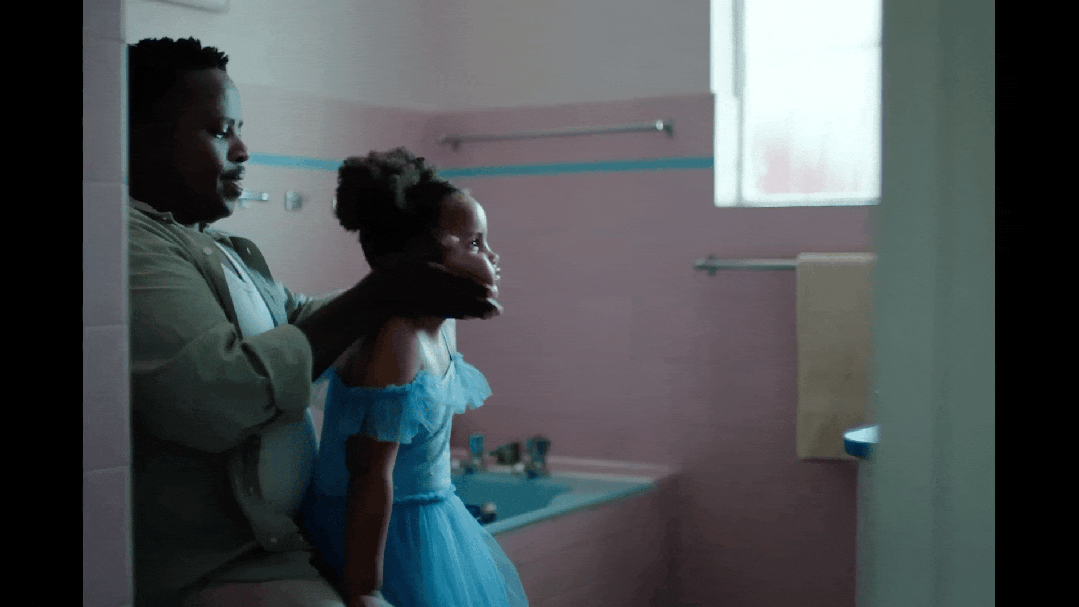 原来小时候被「强制爱」的不止我一个-广告人干货库