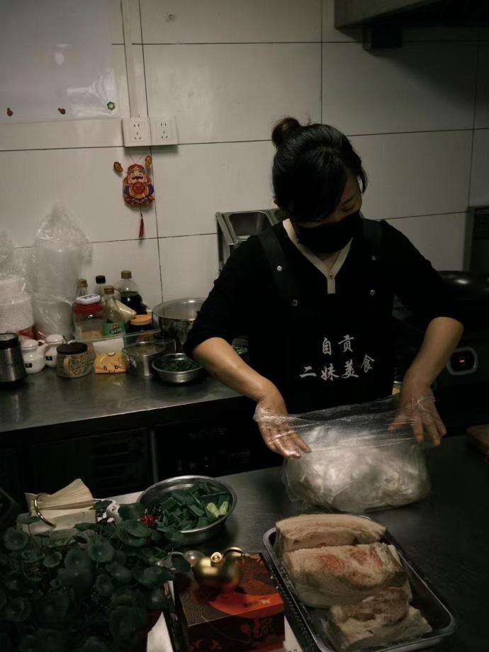 抖音生服：有些店，一进去就会想到自己的妈妈-广告人干货库