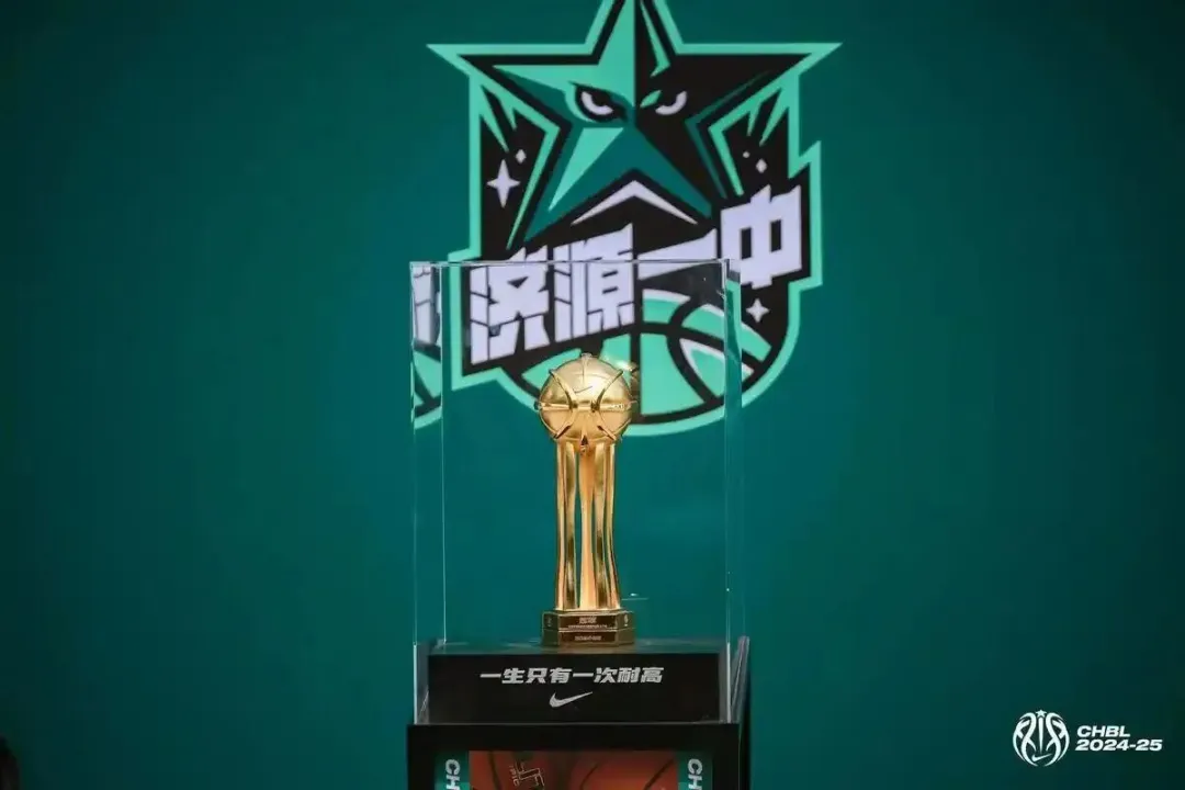 耐克最“狂”的广告牌:没谁比得了济源一中!-广告人干货库
