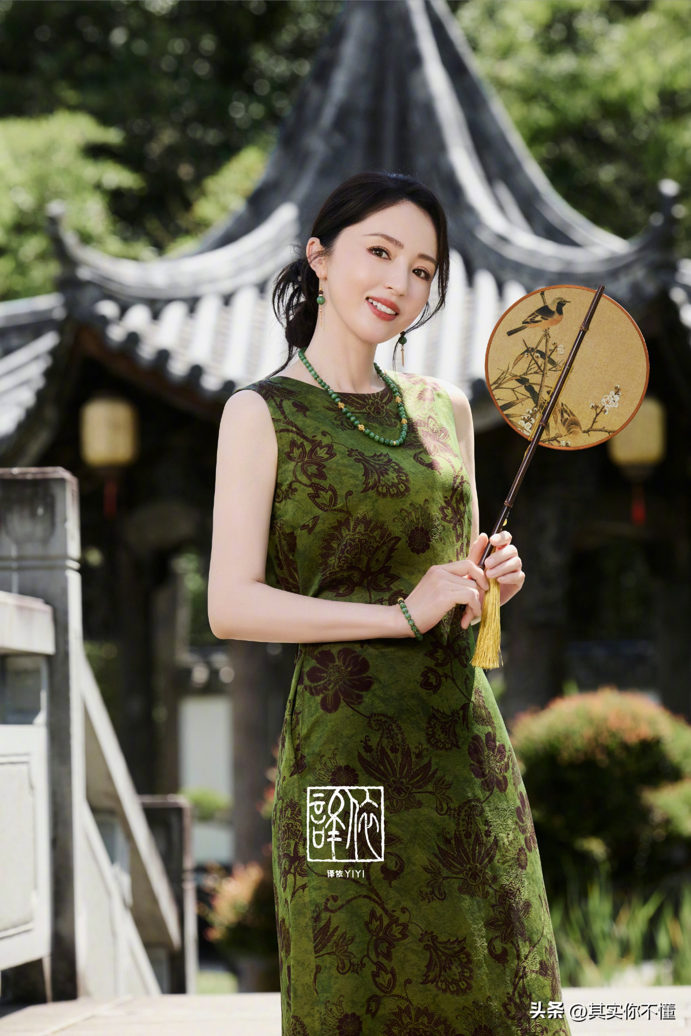 译依 YIYI× 董璇：国风女装牵手实力派，东方美学再进阶-广告人干货库
