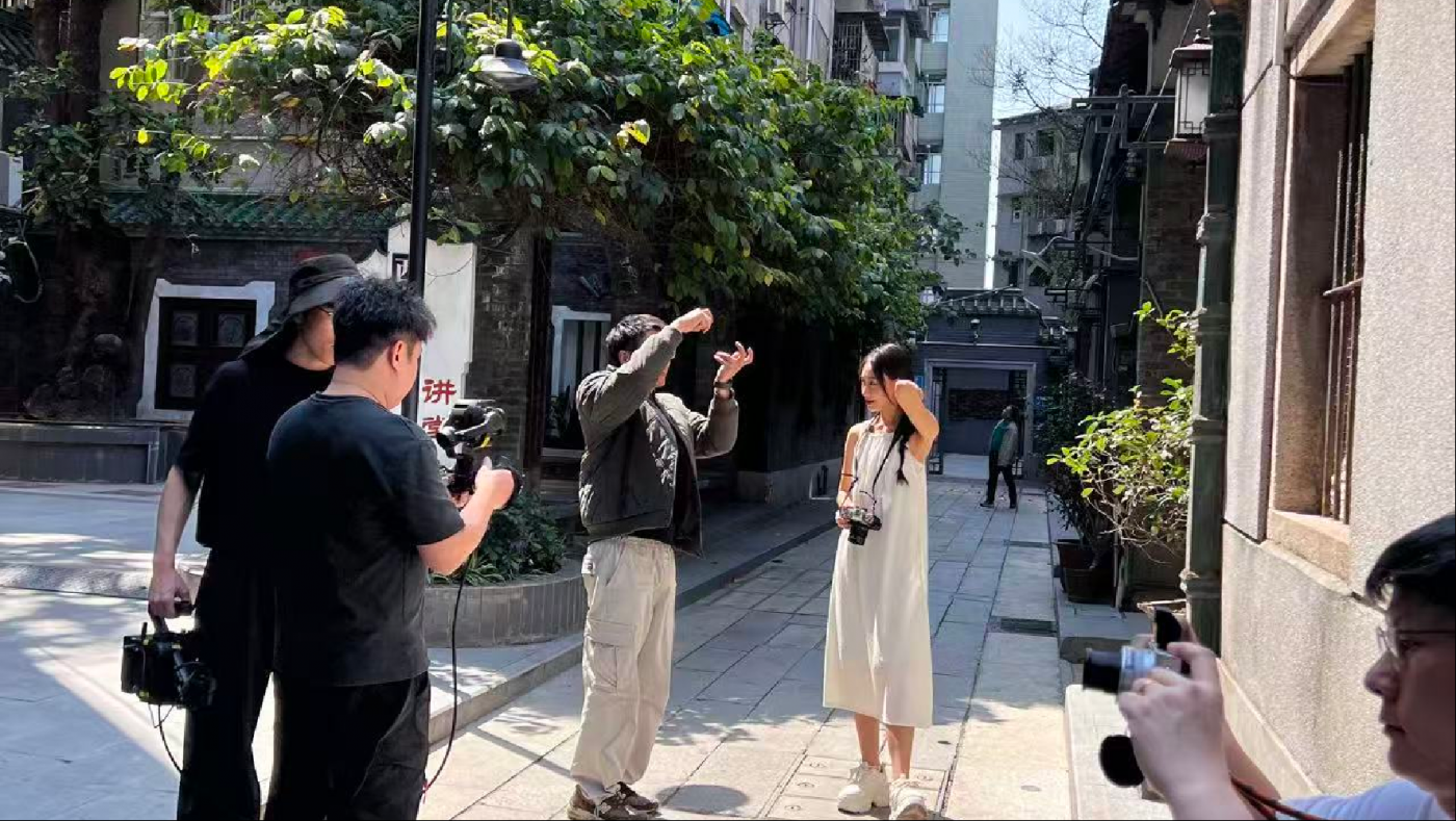 广告人干货库 广州城市宣传片《潮》 :城市品牌形象的“降维叙事”-广告人干货库