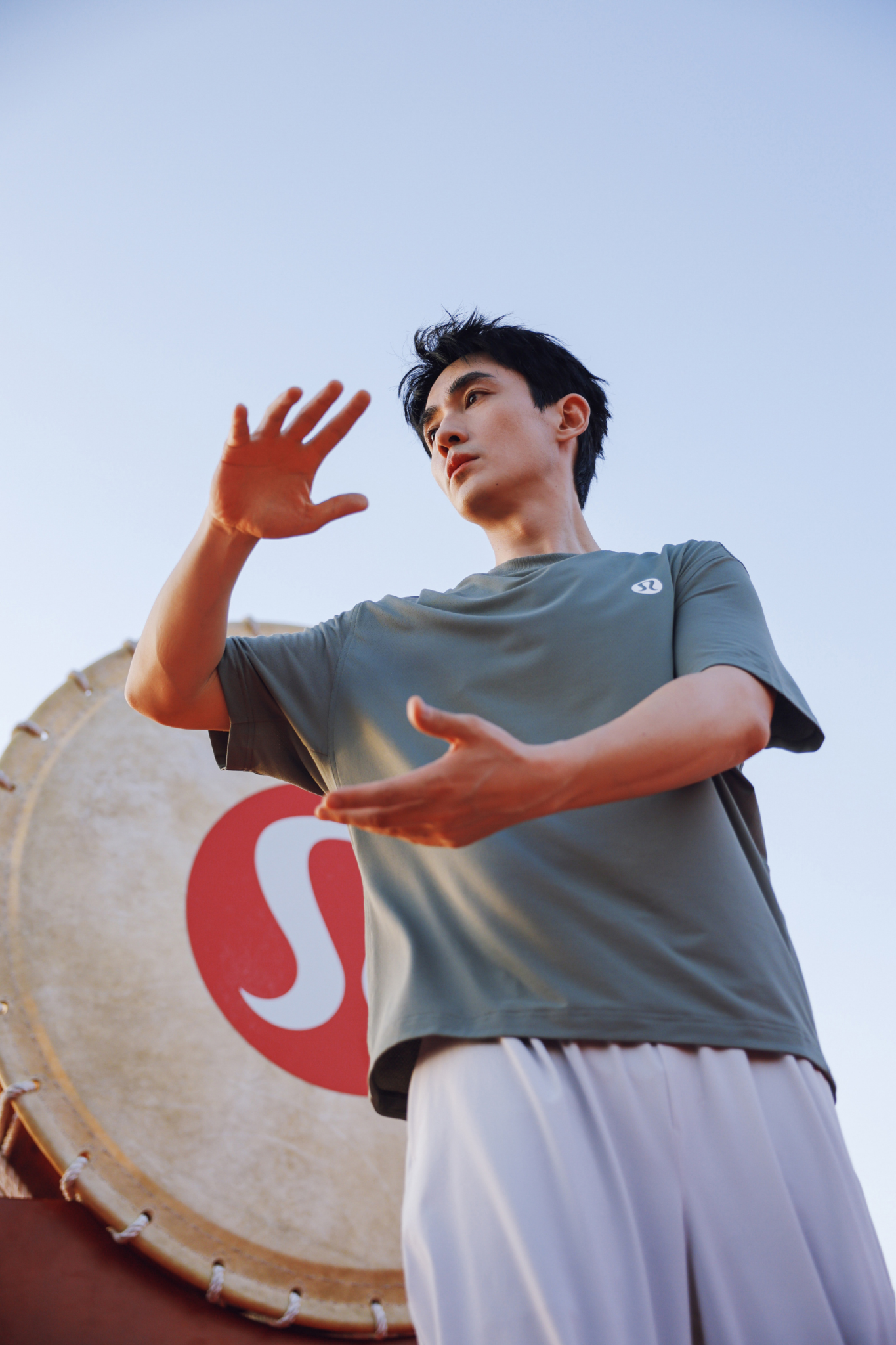 lululemon在长城上铺开两千张瑜伽垫-广告人干货库