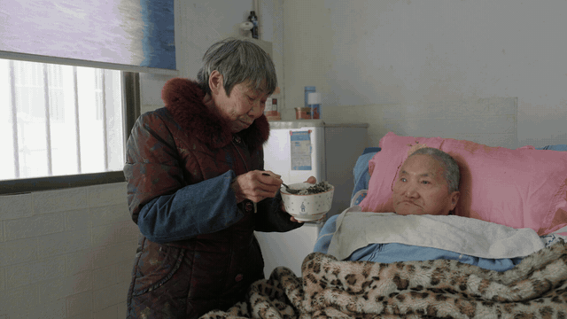 广告人干货库 中国平安:长护险纪实短片《村口的陌生人》-广告人干货库